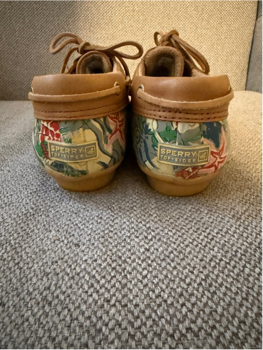 Sperry women's VTGwaterproof duck shoes with a colorful seashell and ocean wave - Picture 4 of 7
